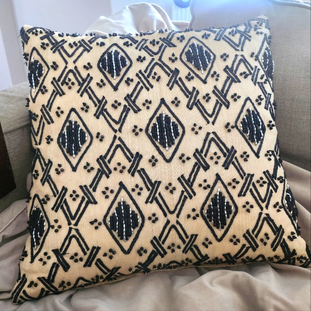 John Robshaw Etched Diamond Pillow - Black/Cream - 20"x20"